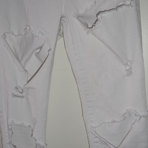 White Ripped Jean - Picture 6 of 6